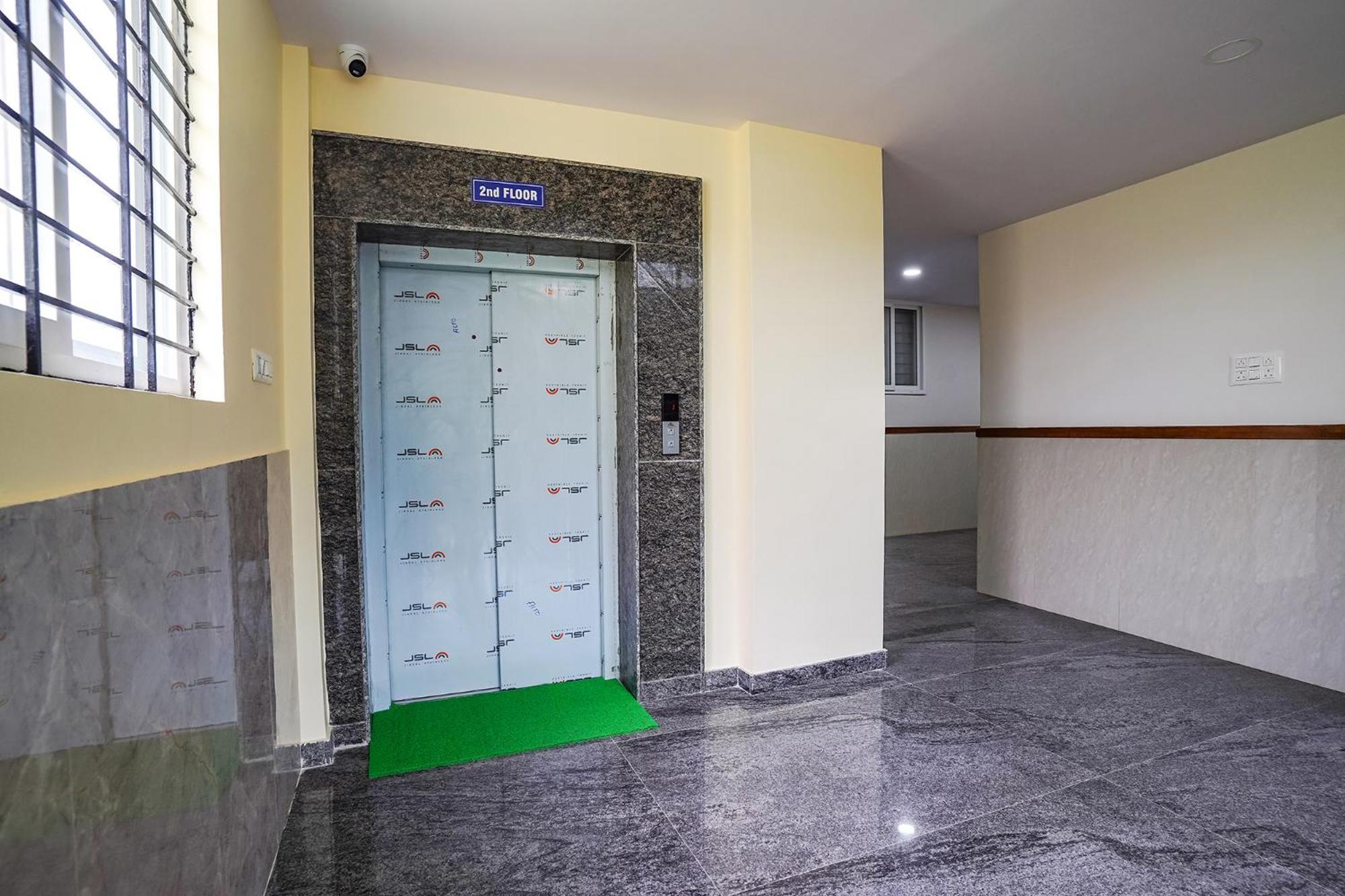 Fabhotel Platinum Palace - Nr Magadi Main Road Bangalore Exterior foto